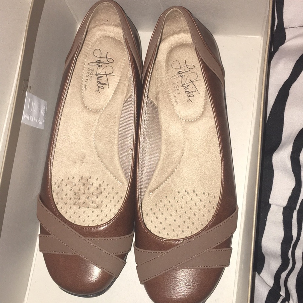 Brown “Baby Doll” or Flat women’s shoes BRAND NEW